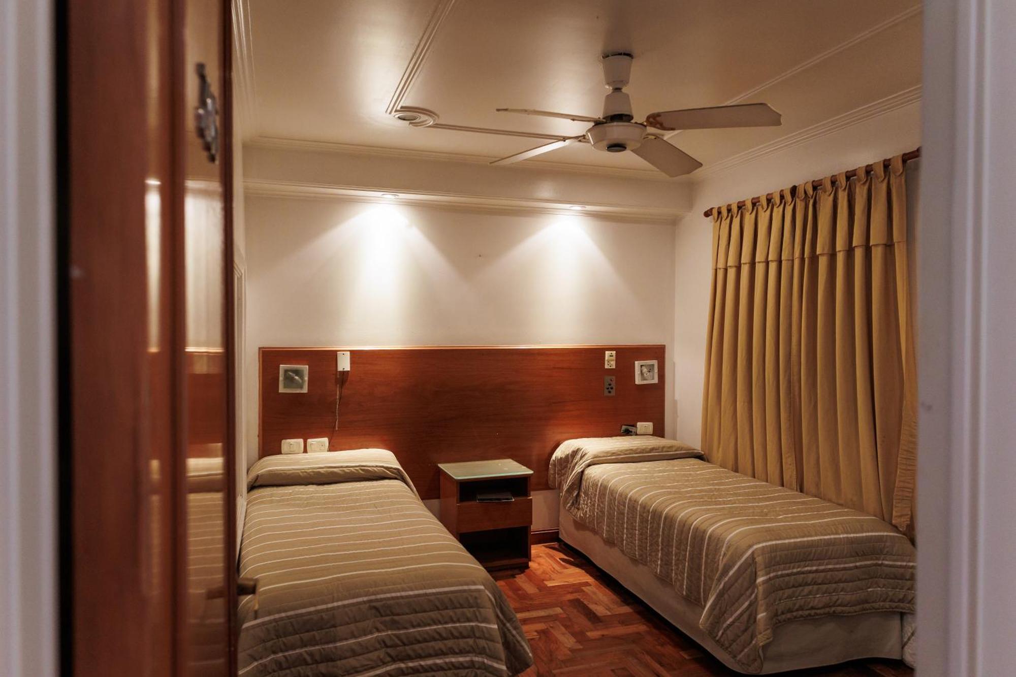 Hotel Petit Кордоба Екстериор снимка