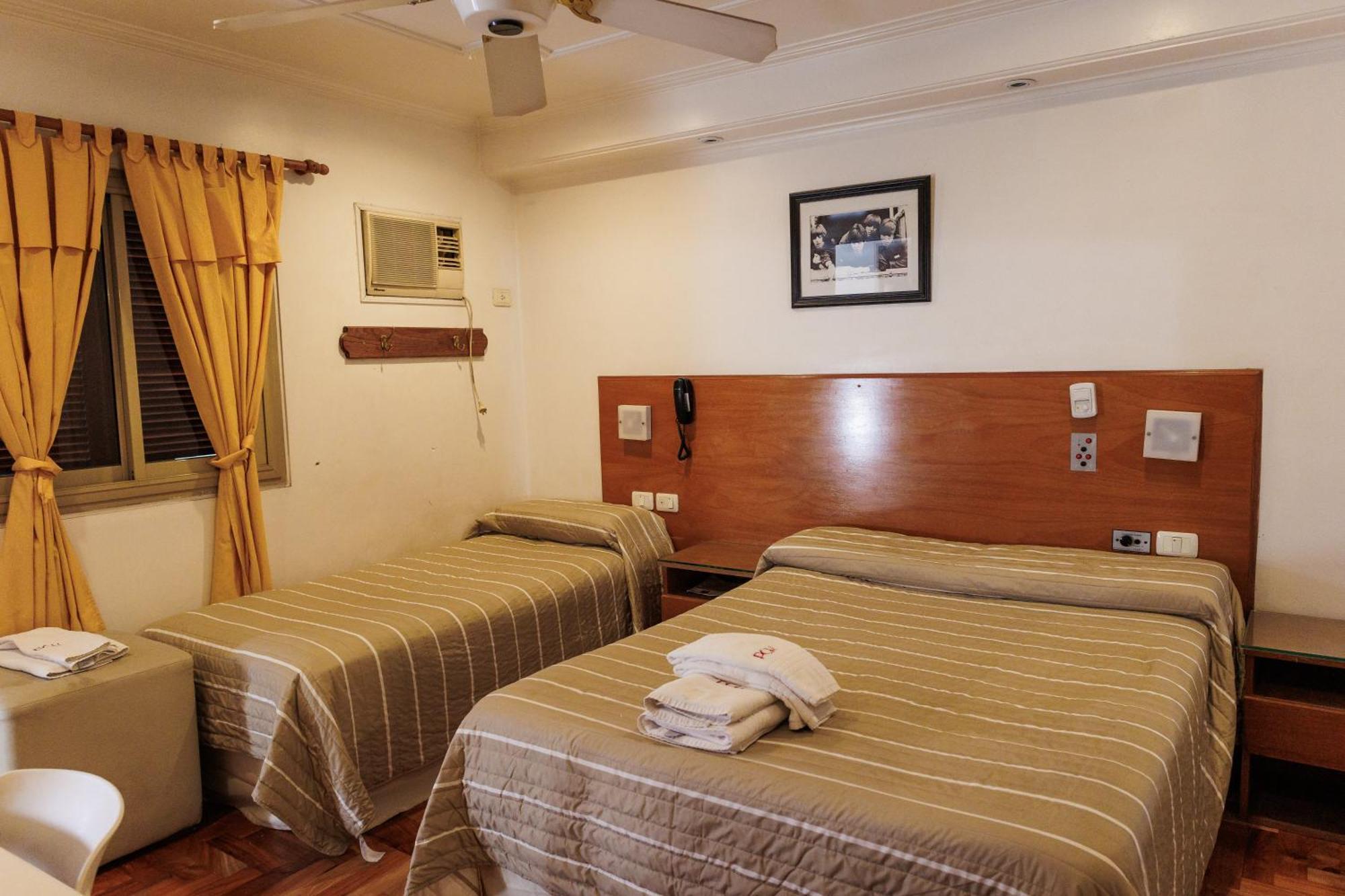 Hotel Petit Кордоба Екстериор снимка