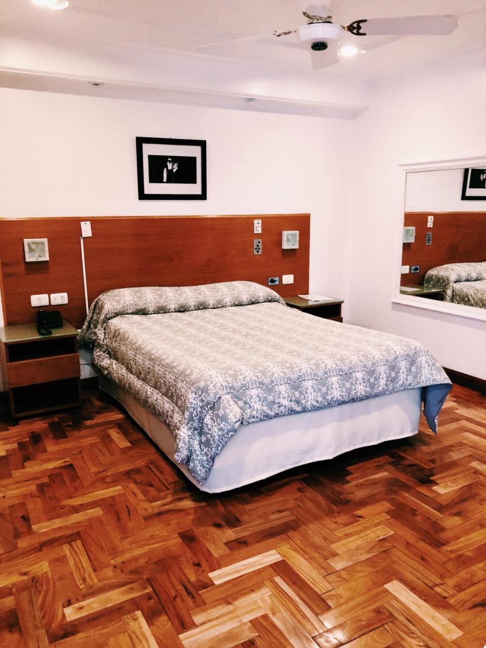 Hotel Petit Кордоба Екстериор снимка